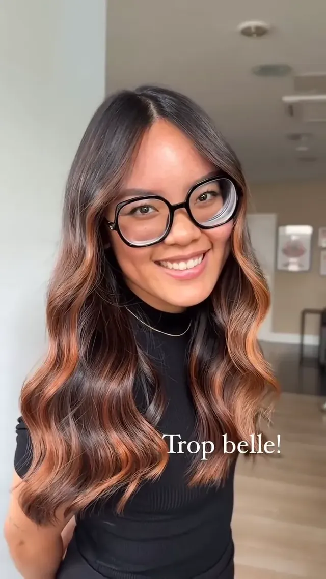 Balayage SunKissed AirTouch réalisé sur modèle pendant un atelier pratique à Lyon