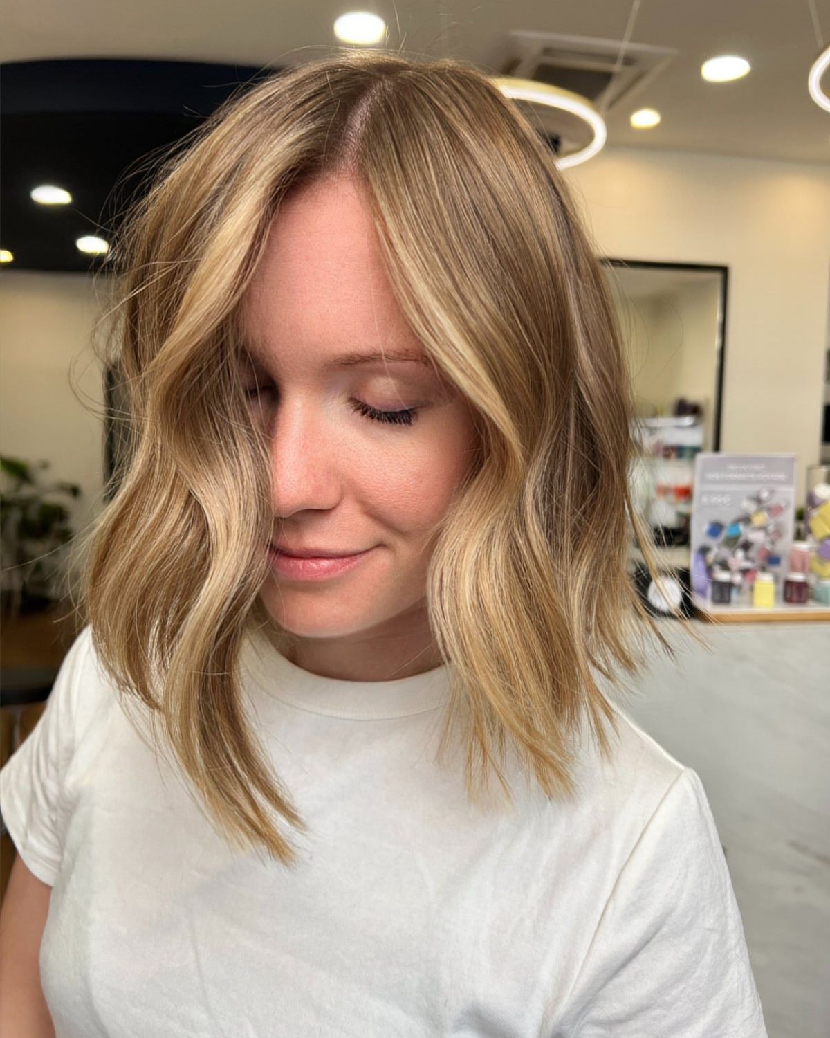 Blond profond et dimensionnel, riche et lumineux, réalisé par Brookelyn Meeler — sans abîmer la fibre